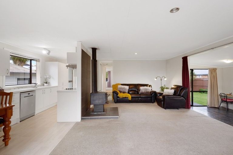 Photo of property in 44d Woodend Road, Woodend, 7610