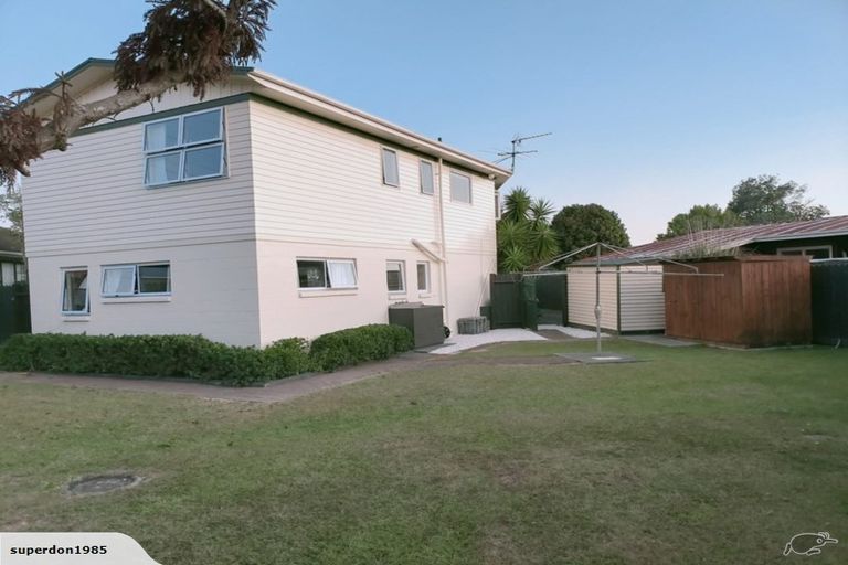 Photo of property in 49 Edgewater Drive, Pakuranga, Auckland, 2010