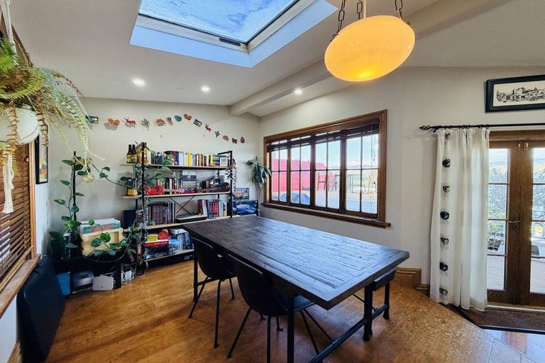 Photo of property in 285 Karaka Bay Road, Karaka Bays, Wellington, 6022