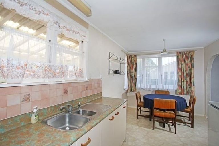 Photo of property in 11 Hunua Road, Papakura, 2110