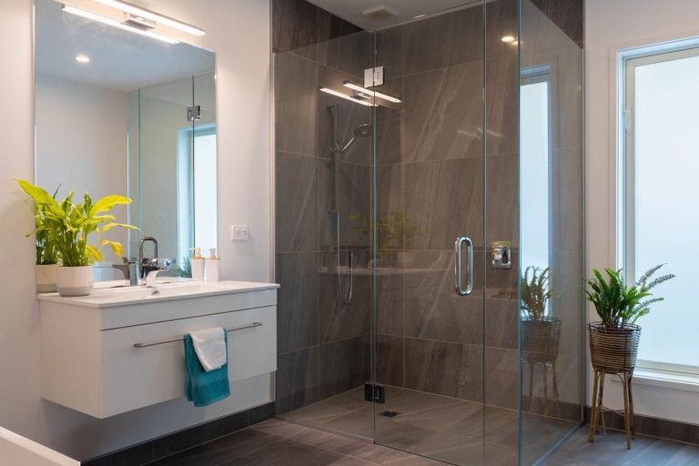 Photo of property in 32a Titoki Road, Waikanae Beach, Waikanae, 5036