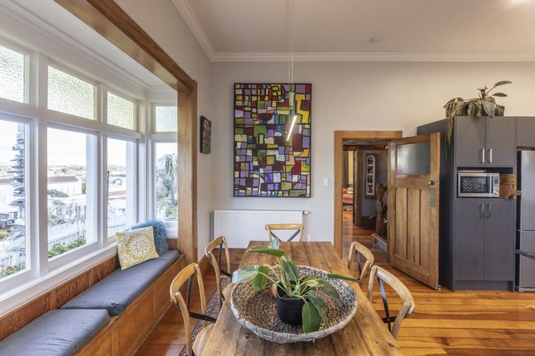 Photo of property in 16 Brewster Street, Bluff Hill, Napier, 4110