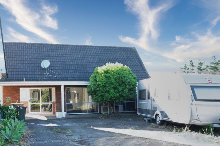 Photo of property in 295 Hill Road, The Gardens, Auckland, 2105