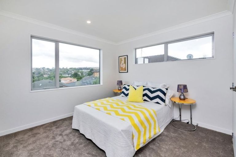 Photo of property in 4 Lagonda Rise, Oteha, Auckland, 0632