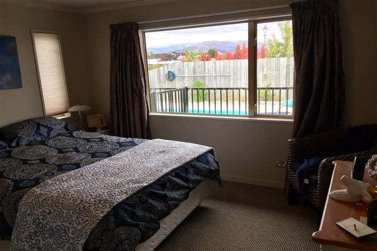 Photo of property in 2 Ash Avenue, Albert Town, Wanaka, 9305