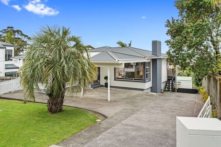 Photo of property in 11a Mizpah Road, Waiake, Auckland, 0630