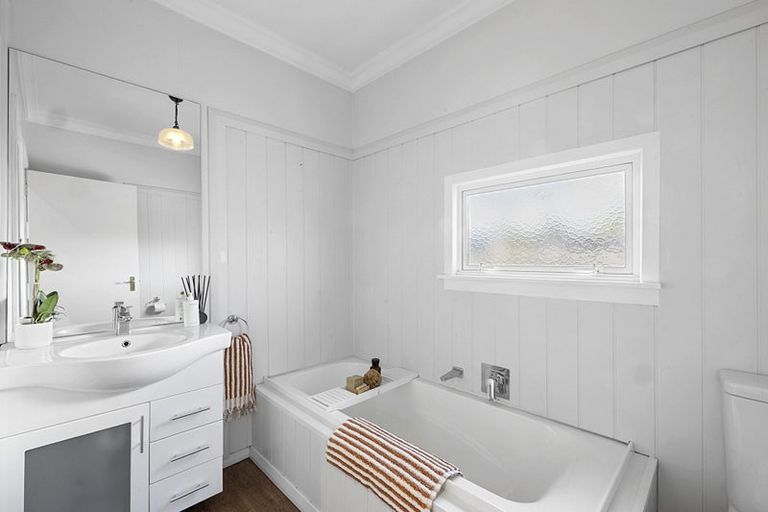 Photo of property in 183 Coronation Avenue, Welbourn, New Plymouth, 4310