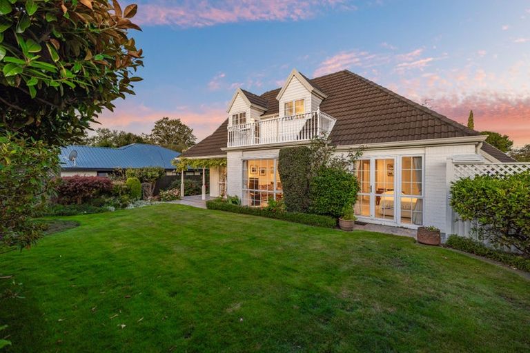 Photo of property in 88 Lake Terrace Road, Burwood, Christchurch, 8061