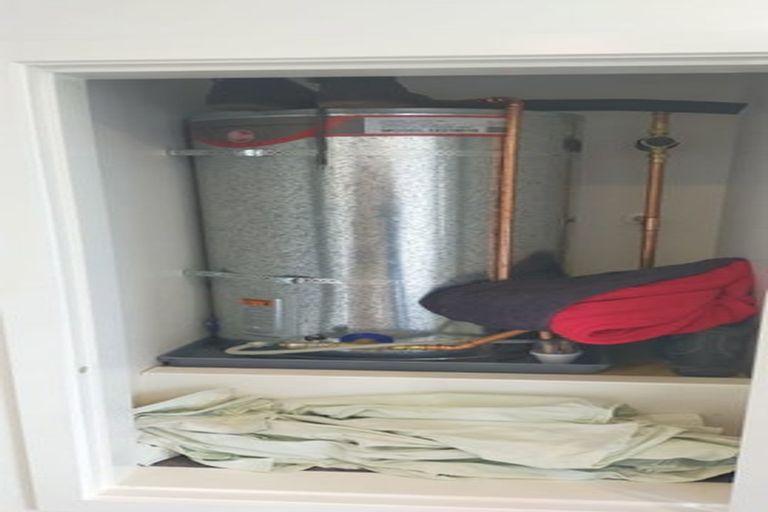 Photo of property in 10 Harena Way, Moera, Lower Hutt, 5010