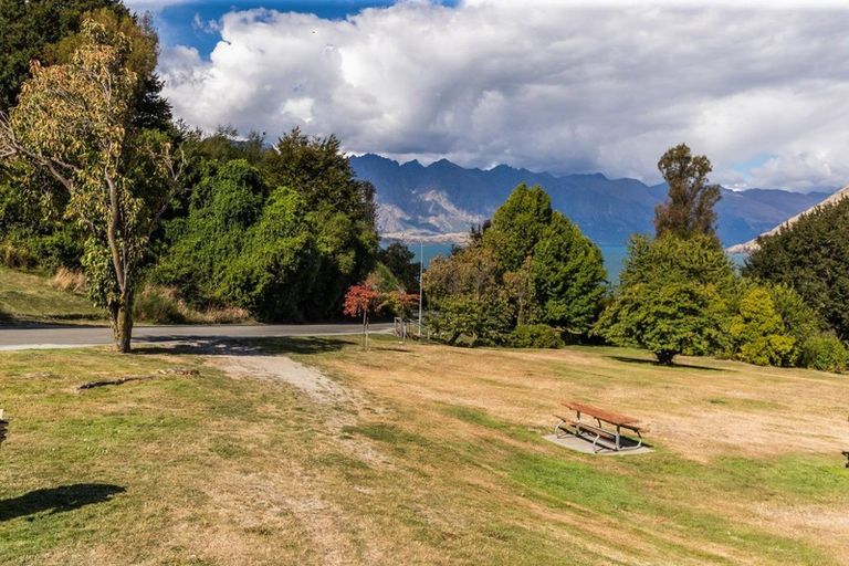 Photo of property in 279 Fernhill Road, Sunshine Bay, Queenstown, 9300