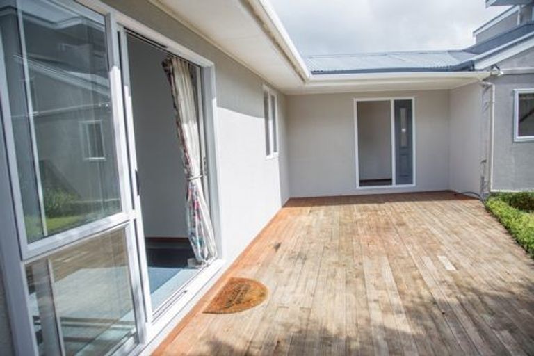 Photo of property in 194a Queen Street, Northcote Point, Auckland, 0627