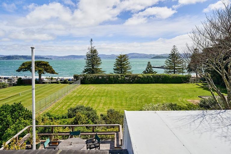 Photo of property in 5 Tui Road, Days Bay, Lower Hutt, 5013
