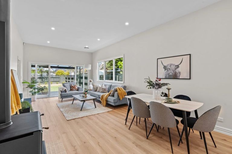 Photo of property in 10 Weston Road, St Albans, Christchurch, 8052