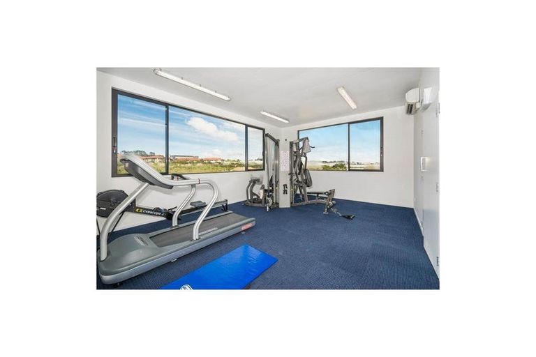 Photo of property in Apollo Apartments, 201/46 Rosedale Road, Rosedale, Auckland, 0632