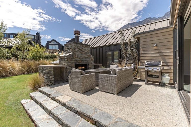 Photo of property in 13 Hackett Road, Jacks Point, Queenstown, 9371