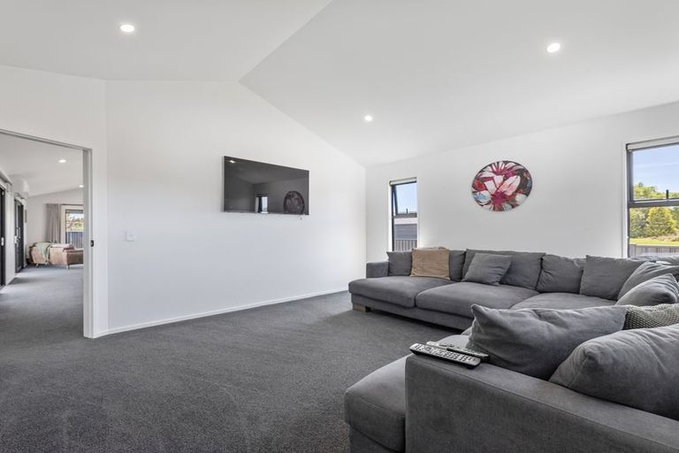 Photo of property in 46 Constitution Avenue, Milton, 9220