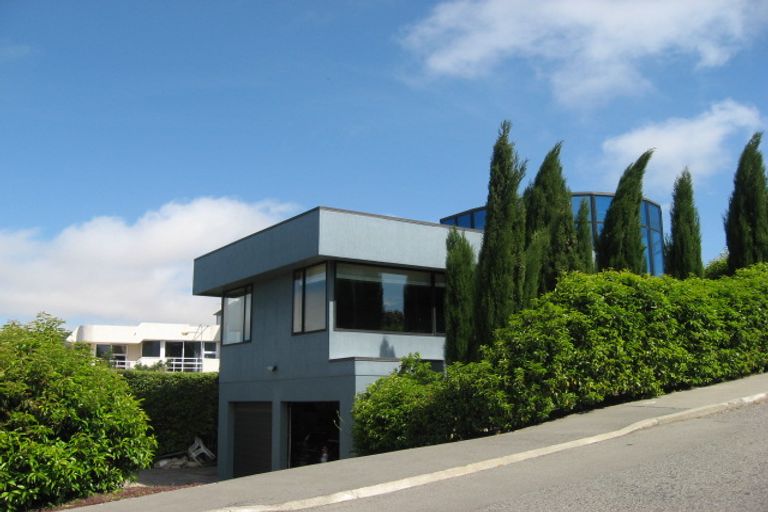 Photo of property in 2 Glendevere Terrace, Redcliffs, Christchurch, 8081