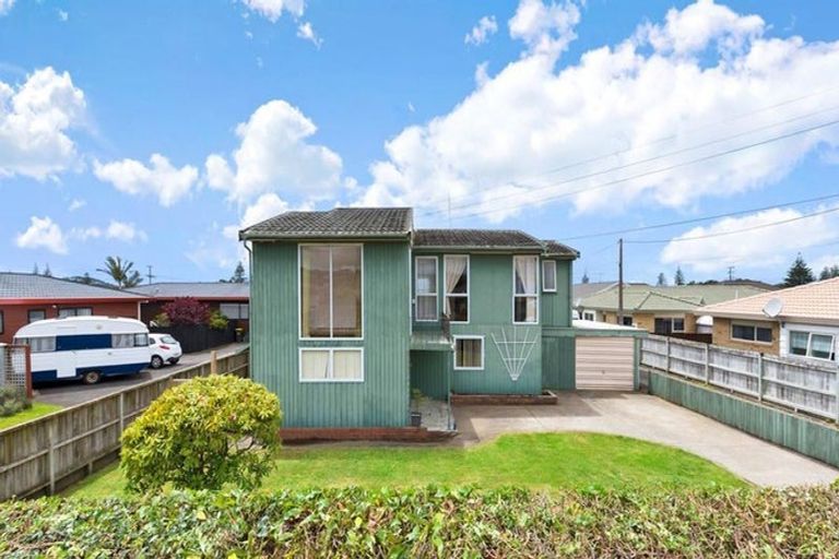 Photo of property in 141 Centreway Road, Orewa, 0931