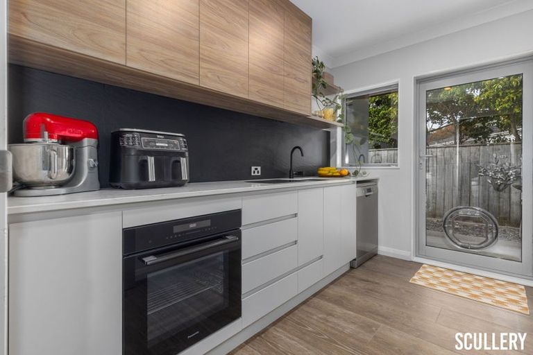 Photo of property in 1 Moss Lane, Raumati Beach, Paraparaumu, 5032