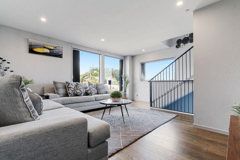 Photo of property in 1/1a Halsey Road, Manurewa, Auckland, 2102