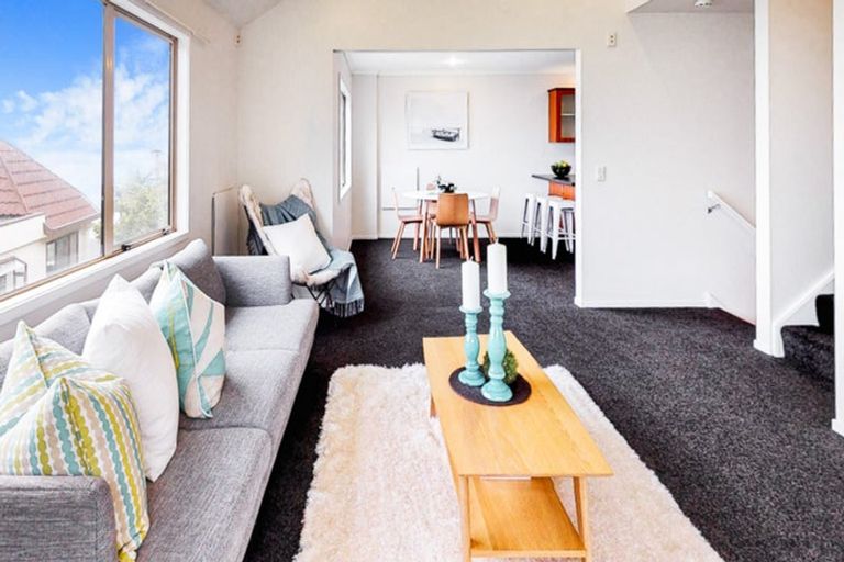 Photo of property in 17 Sirsi Terrace, Broadmeadows, Wellington, 6035