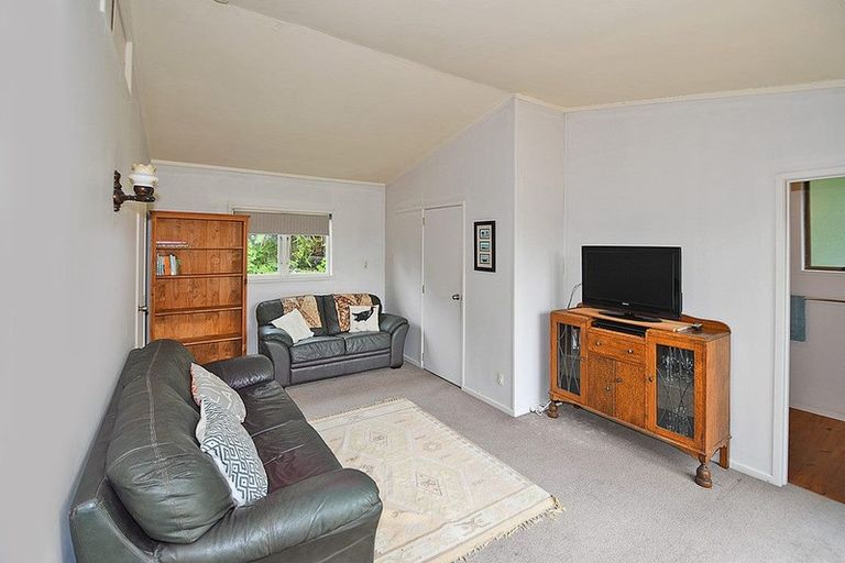 Photo of property in 17 Hillside Crescent, Leigh, 0985