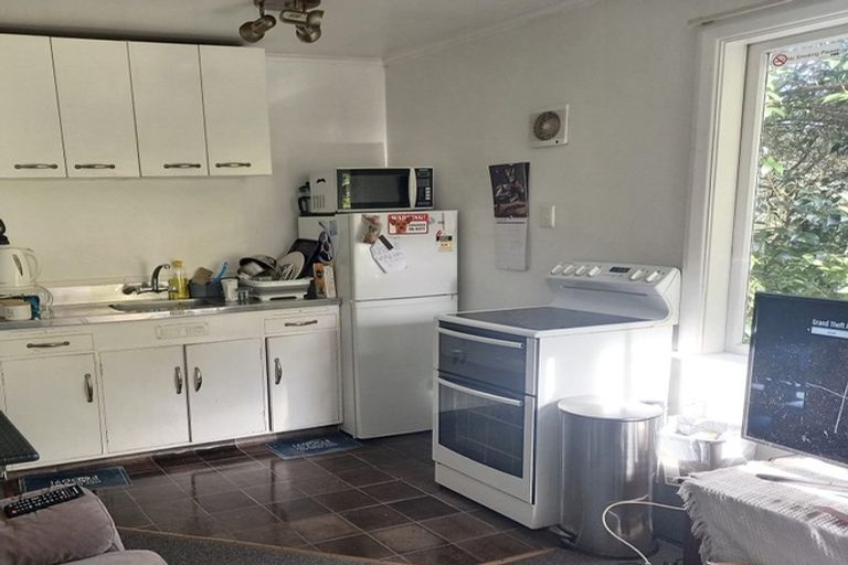 Photo of property in 42 Chaytor Street, Northland, Wellington, 6012