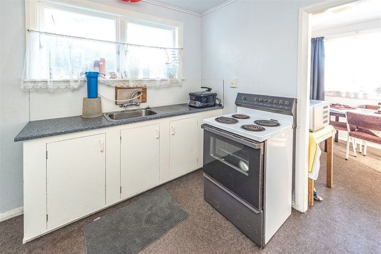 Photo of property in 180 Puriri Street, Castlecliff, Whanganui, 4501