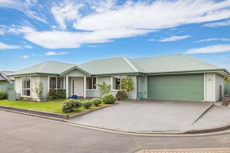 Photo of property in 3 Orca Lane, Parklands, Christchurch, 8083