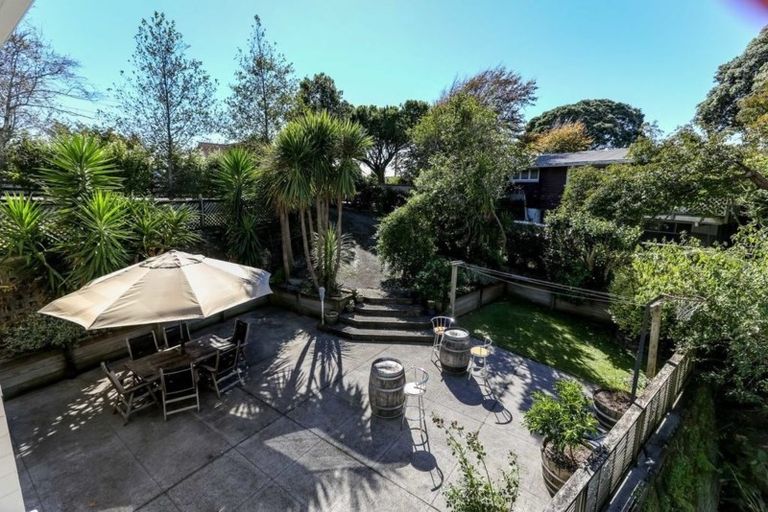 Photo of property in 223 Frankley Road, Frankleigh Park, New Plymouth, 4310