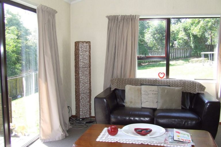 Photo of property in 38 Beaudine Avenue, Glenfield, Auckland, 0629