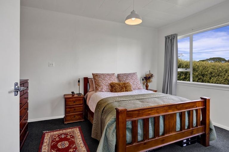 Photo of property in 12 Burns Street, Hawera, 4610