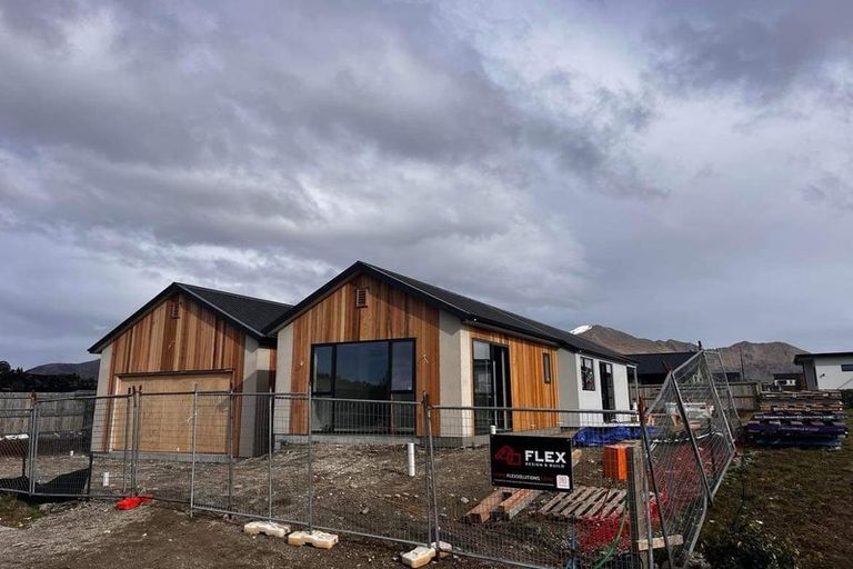 Photo of property in 11 Rua Street, Albert Town, Wanaka, 9305