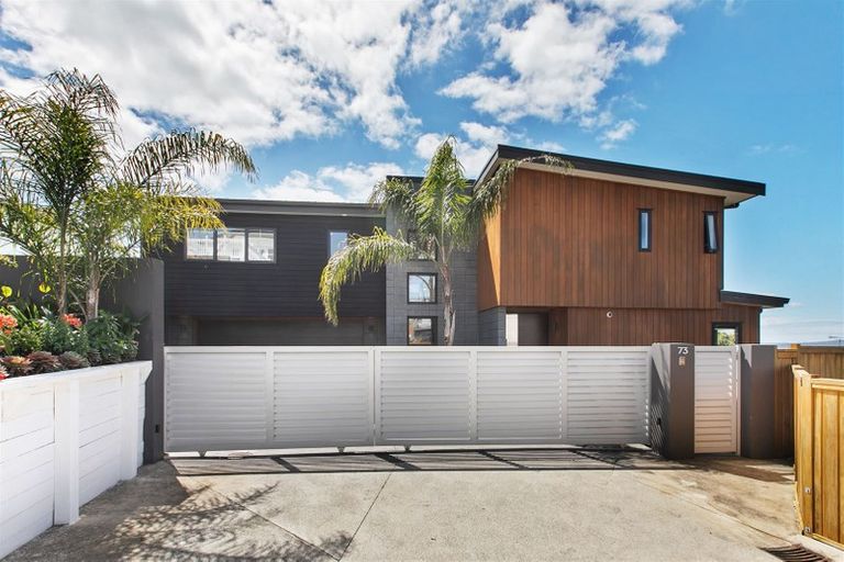 Photo of property in 73 East Coast Road, Castor Bay, Auckland, 0620