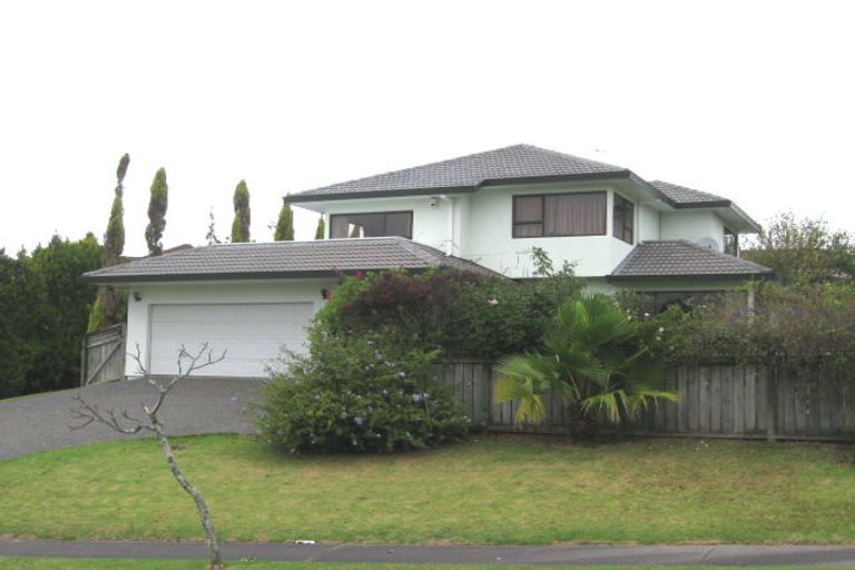 Photo of property in 10 Cherub Place, West Harbour, Auckland, 0618