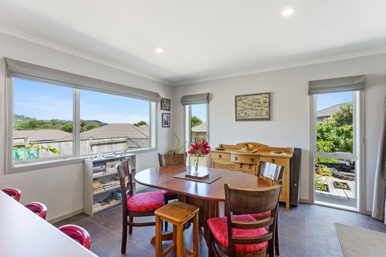 Photo of property in 5 Tauhou Place, Waikanae, 5036