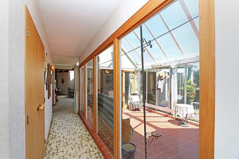 Photo of property in 6 Halse Place, Opunake, 4616