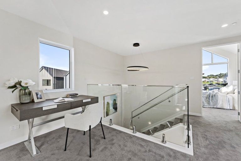 Photo of property in 6 Cara Avenue, Kumeu, 0810