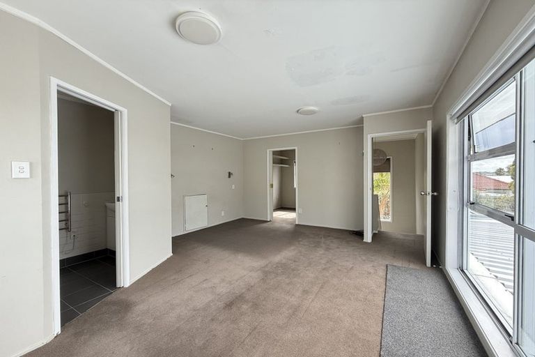 Photo of property in 607 Beach Road, Rothesay Bay, Auckland, 0630