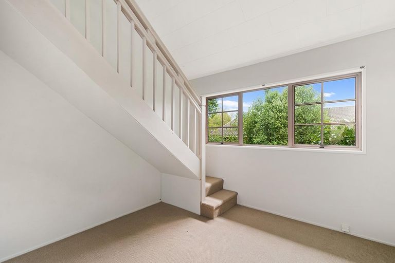 Photo of property in 10 Waitawa Place, Lynmore, Rotorua, 3010