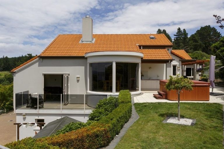 Photo of property in 27 Te Urunga Place, Acacia Bay, Taupo, 3330