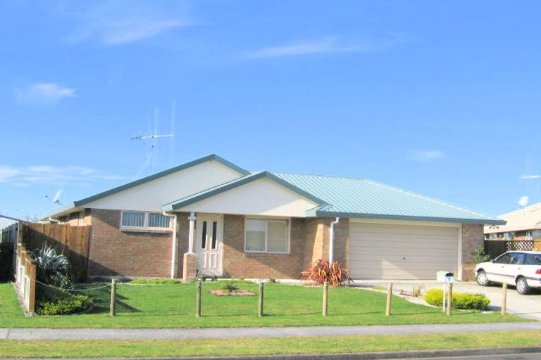 Photo of property in 6 Antrim Place, Nawton, Hamilton, 3200