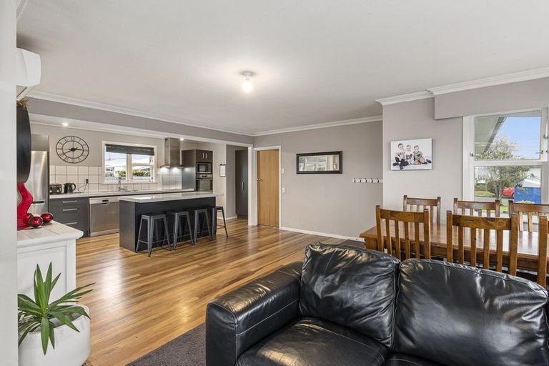 Photo of property in 41 Karaka Crescent, Levin, 5510