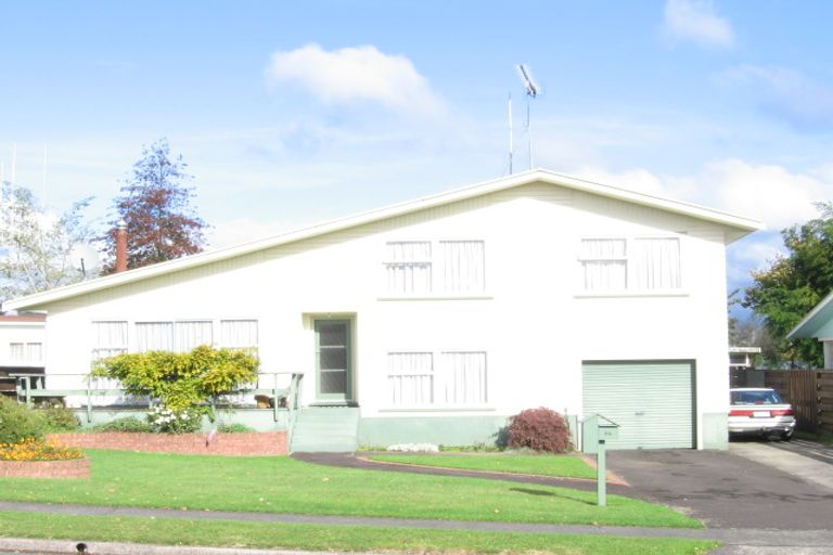 Photo of property in 64 Pohutukawa Drive, Tokoroa, 3420