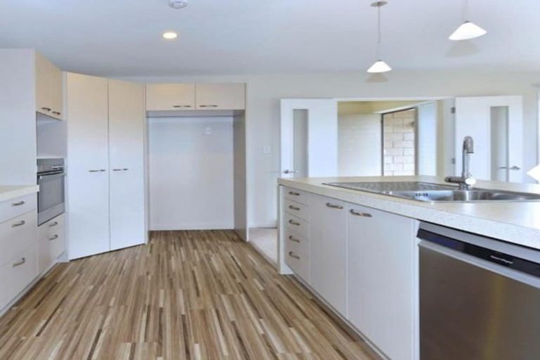 Photo of property in 56 Rannoch Drive, Broomfield, Christchurch, 8042