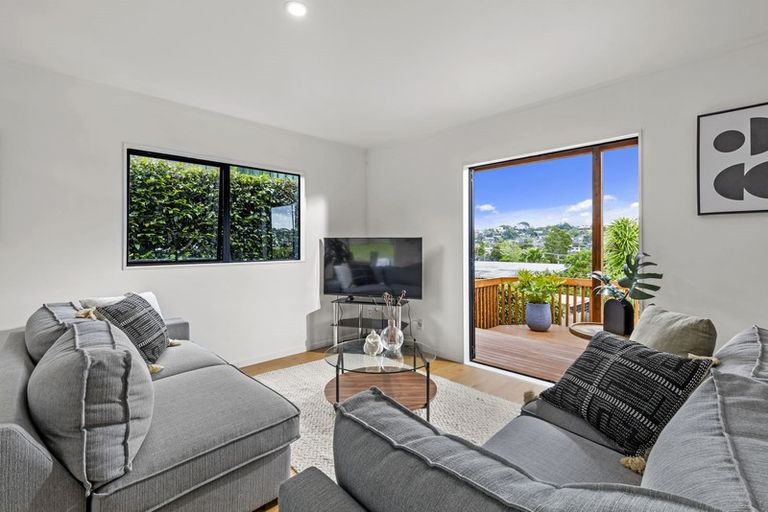 Photo of property in 2/56 Glencoe Road, Browns Bay, Auckland, 0630