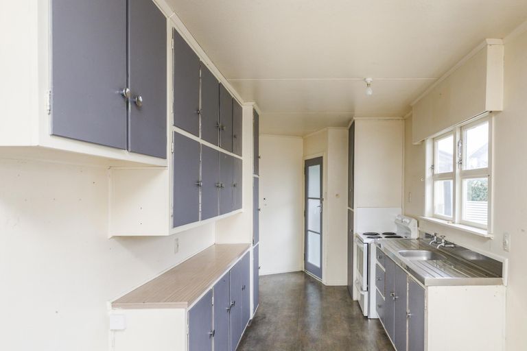 Photo of property in 13 Thomson Street, West End, Palmerston North, 4412