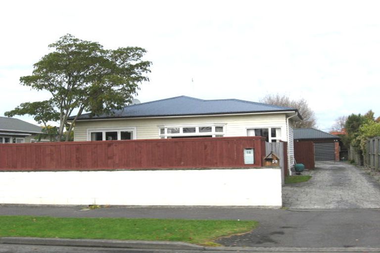 Photo of property in 2/18 Winters Road, Redwood, Christchurch, 8051