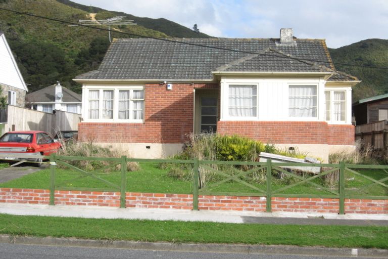 Photo of property in 6 Cleland Crescent, Naenae, Lower Hutt, 5011