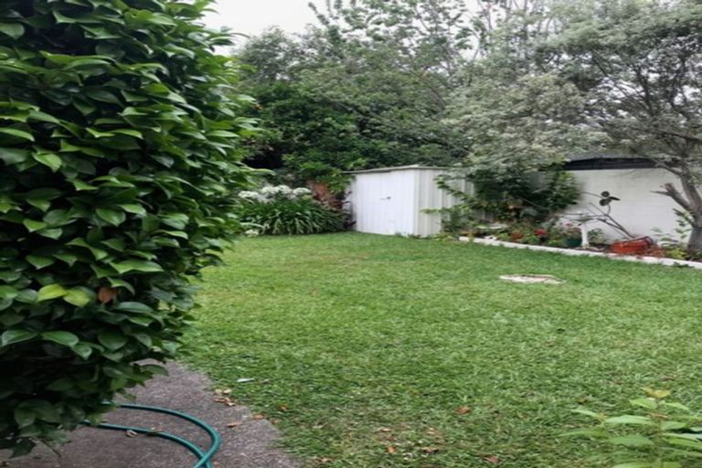 Photo of property in 2/54 Ray Small Drive, Pahurehure, Papakura, 2113